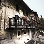 Les Airelles Valtournenche