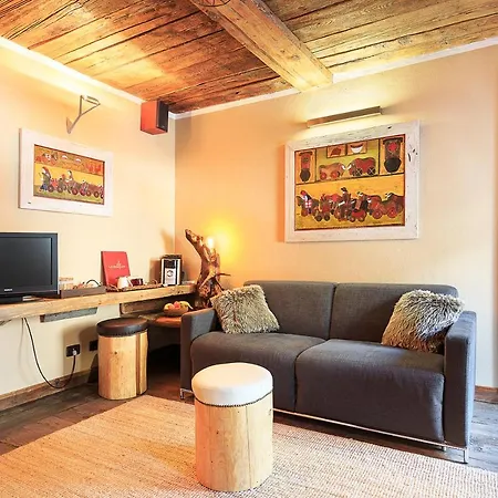 Chalet Les Airelles Bed and Breakfast 3*