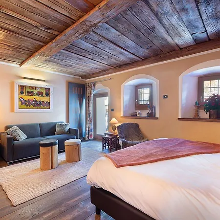 Chalet Les Airelles Bed and Breakfast 3*