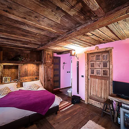 Couette-café Chalet Les Airelles 3*