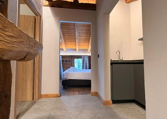 Les Airelles Bed and breakfast